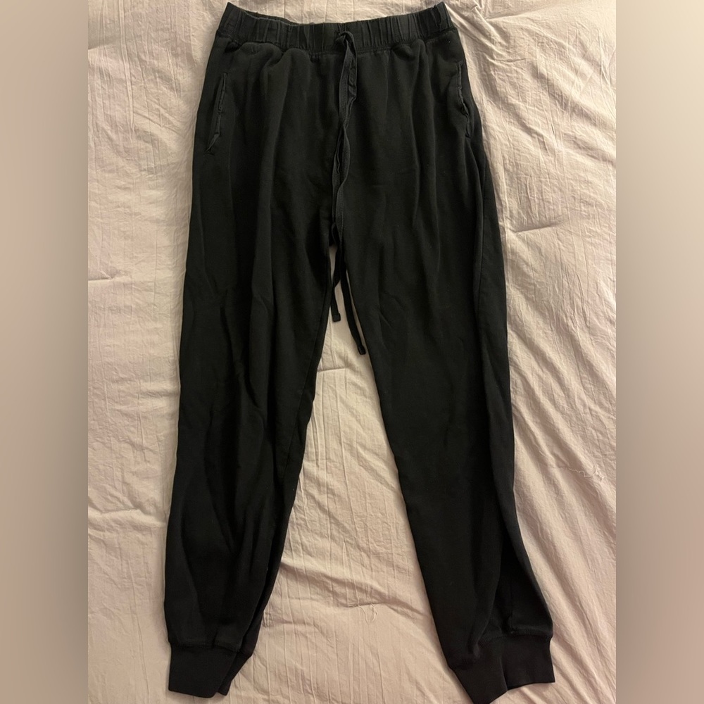 Black Joggers, Medium